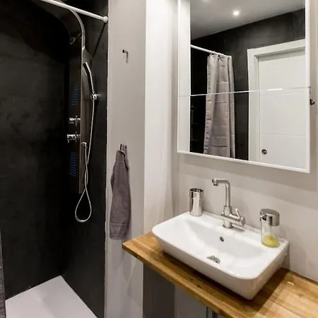 Armas 44 - Apartamento De 2 Dormitorios, Moderno Y Centrico, Sin Ascensor Y Con Posibilidad De Garaje *