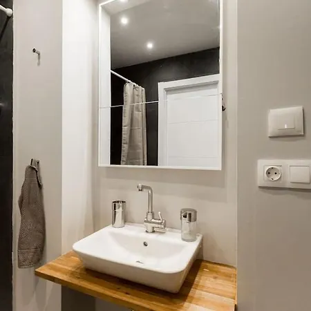 Armas 44 - Apartamento De 2 Dormitorios, Moderno Y Centrico, Sin Ascensor Y Con Posibilidad De Garaje